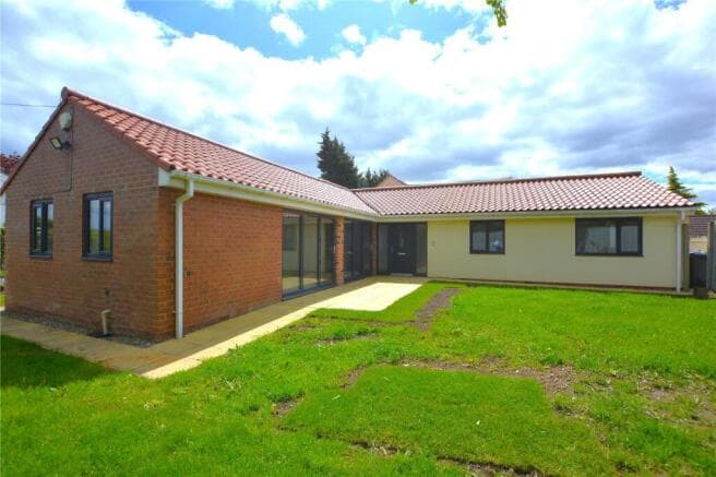 4 bed Bungalow to rent in leeds