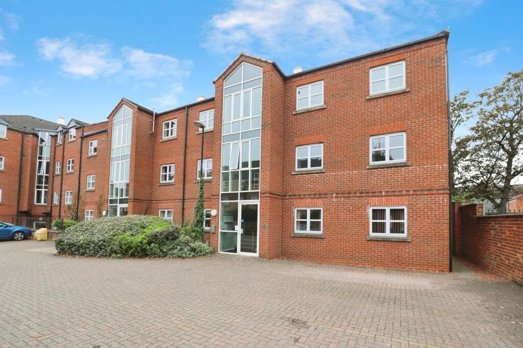 2 bedroom flat for sale in Lawrence Street, York, North Yorkshire, YO10 - Flat/Apartment in york