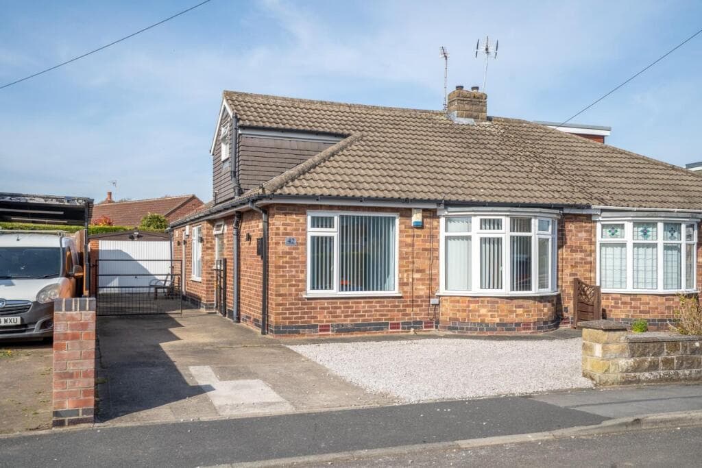 3 bedroom semi-detached bungalow for sale in Hawthorn Spinney, York, YO31 - Detached House in york