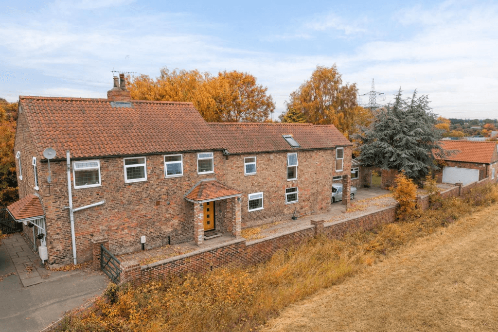 5 bedroom detached house for sale in Grimston Bar, York, YO19 - Detached House in york