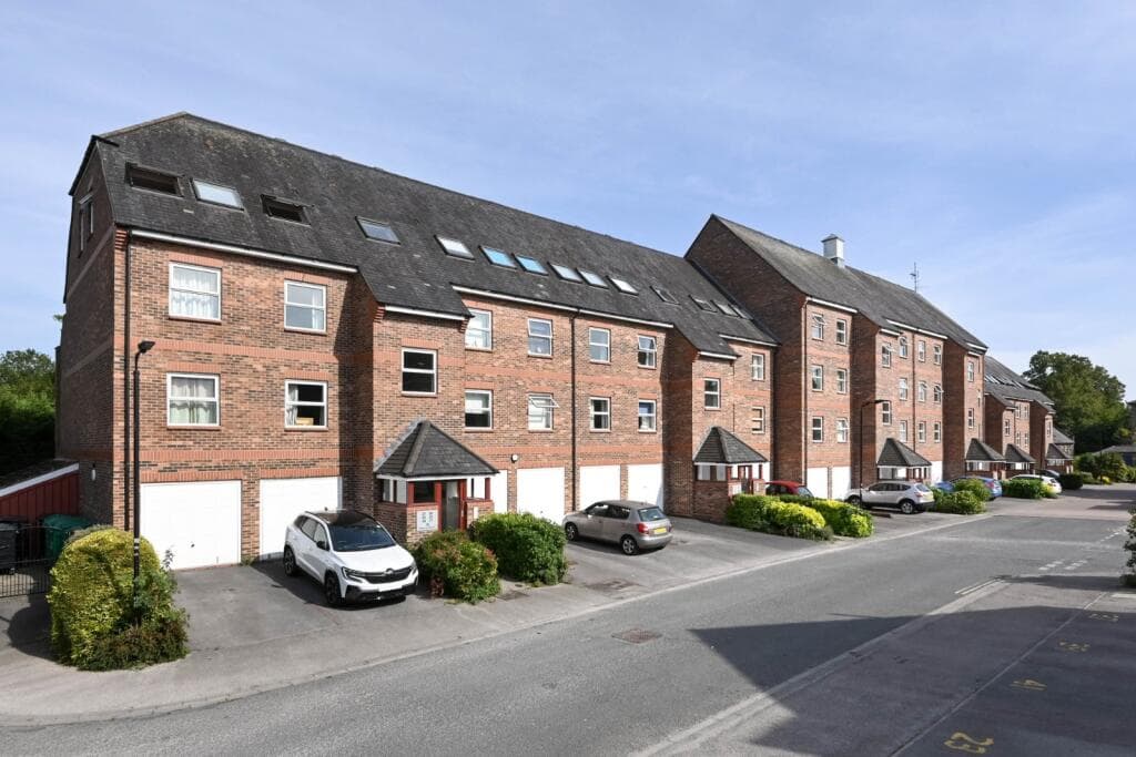 2 bedroom flat for rent in Whitecross Gardens, Huntington Road, York, YO31 - Flat/Apartment in york