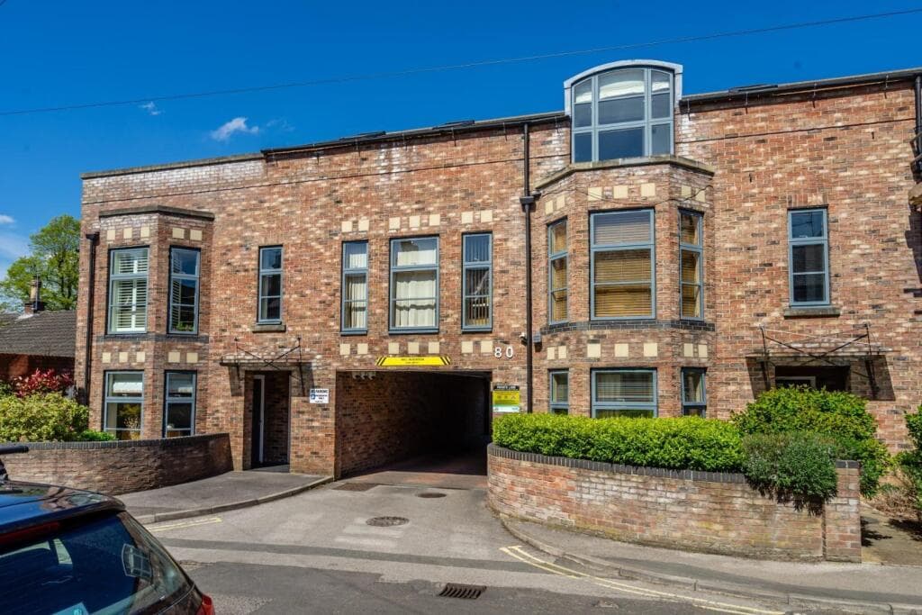 2 bedroom apartment for sale in Alma Terrace, York, YO10 - Flat/Apartment in york