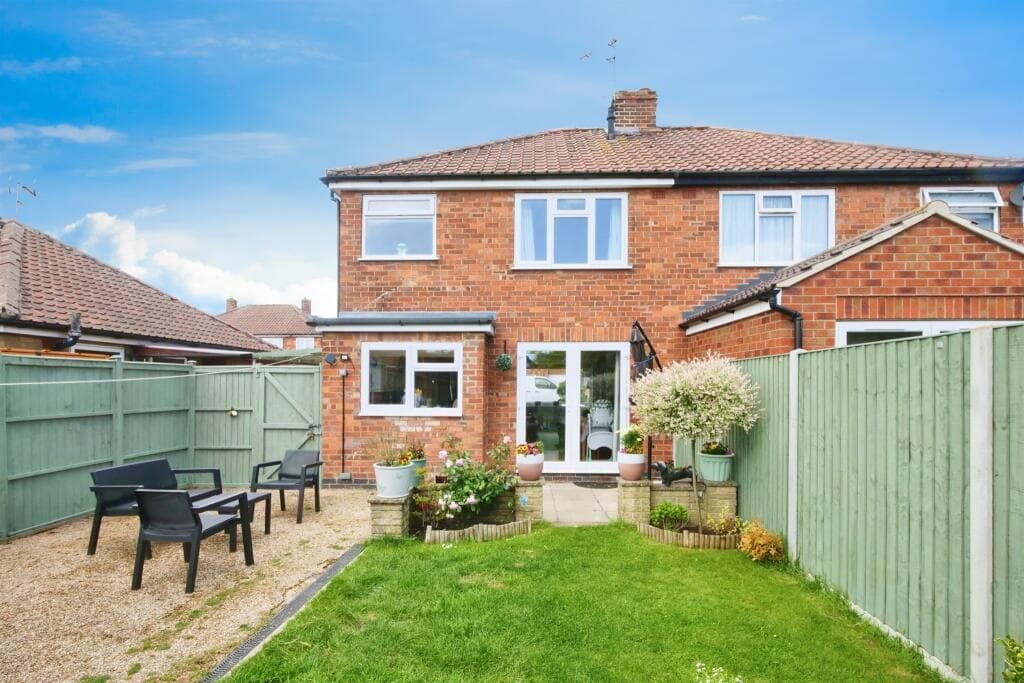 3 bedroom semi-detached house for sale in Minster Avenue, York, YO31 - Semi-Detached House in york