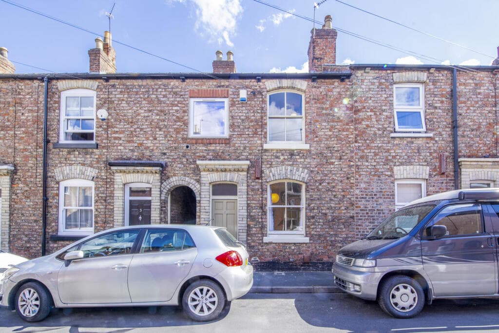 3 bedroom terraced house for sale in Farrar Street, York, YO10 - Terraced House in york