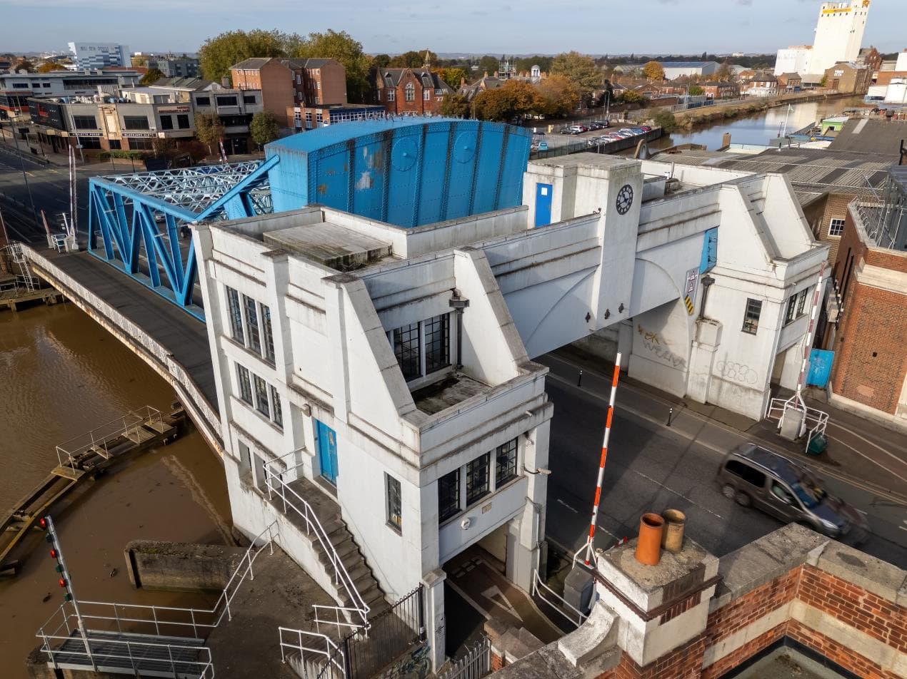 A Driver's Guide to the Upcoming North Bridge: Weekend Closures for Vital Resurfacing Work