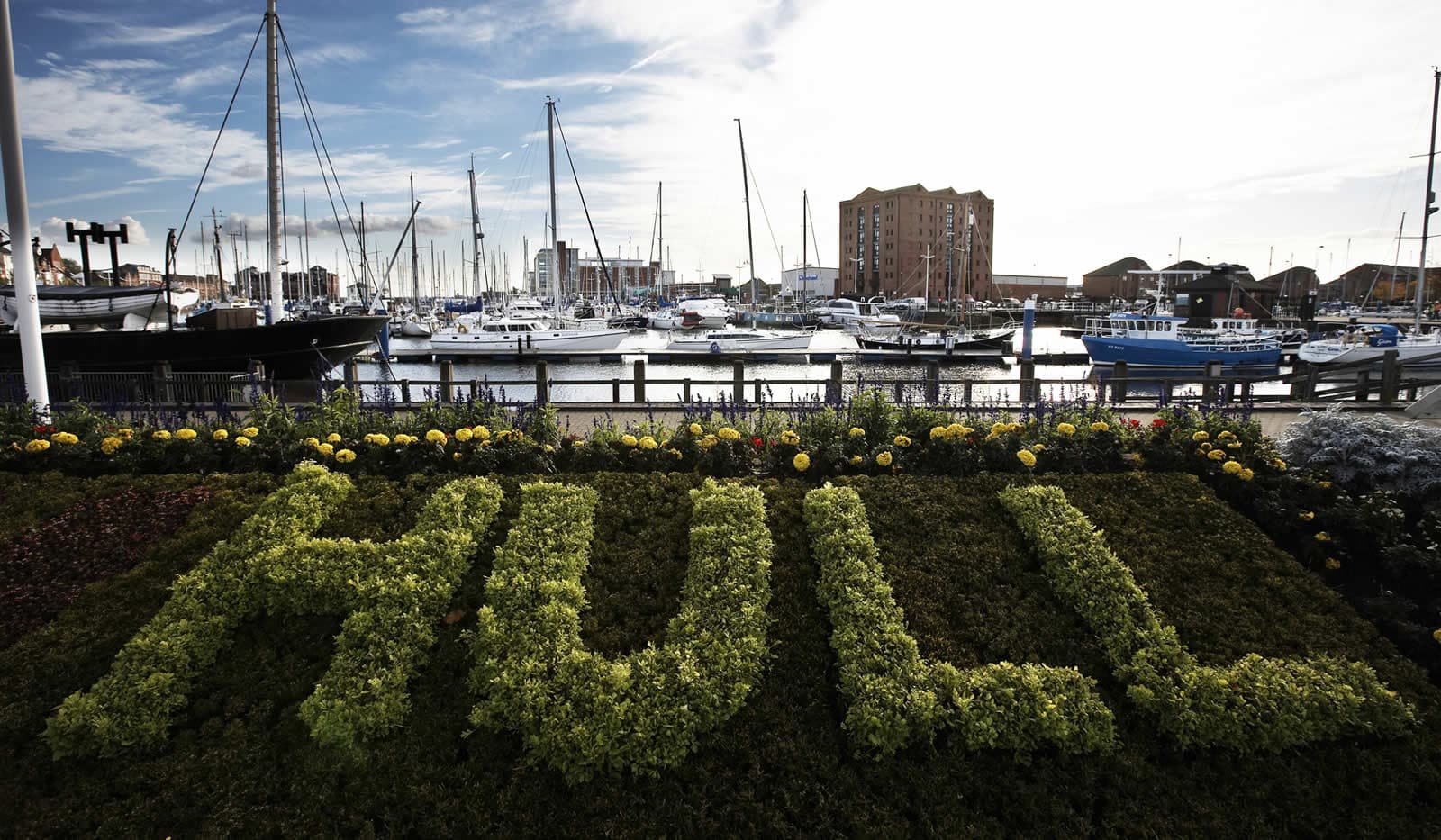 Tourist questions: Things to do in Hull while the snooker is on?