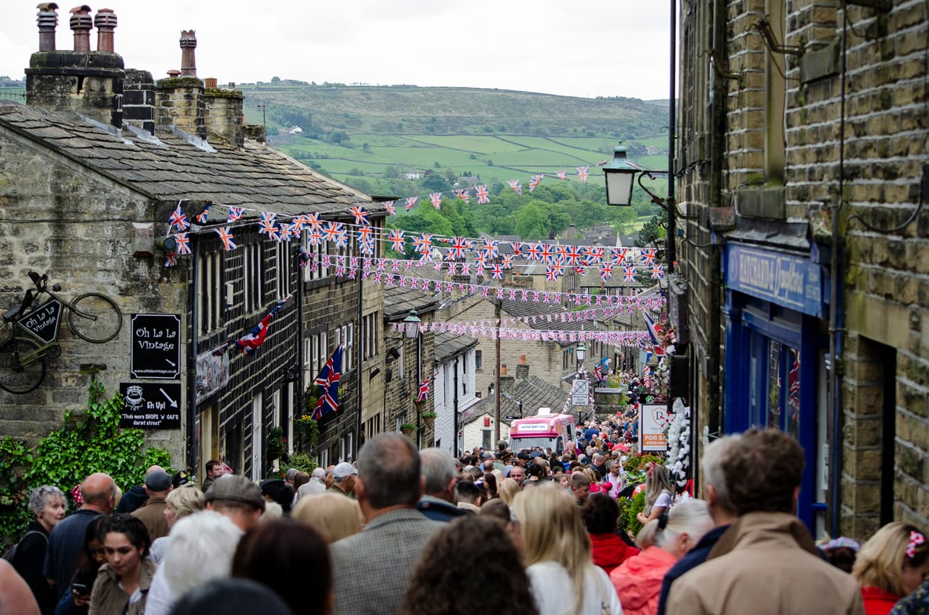 Stepping into the past: immersive historical experiences