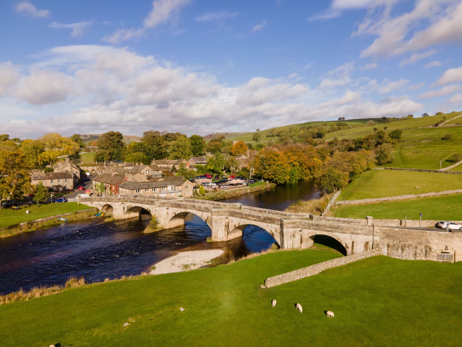 Walk: Burnsall & Trollerβs Ghyll