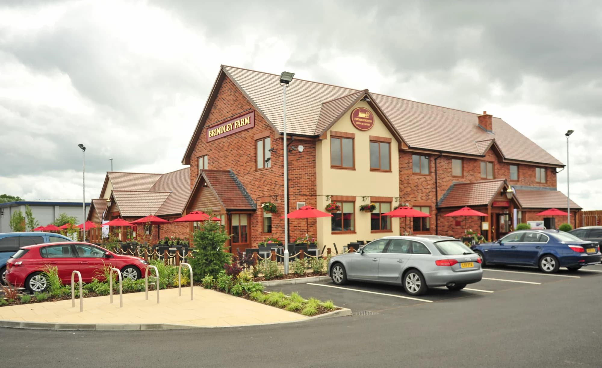 Farmhouse Inns 7ft cake