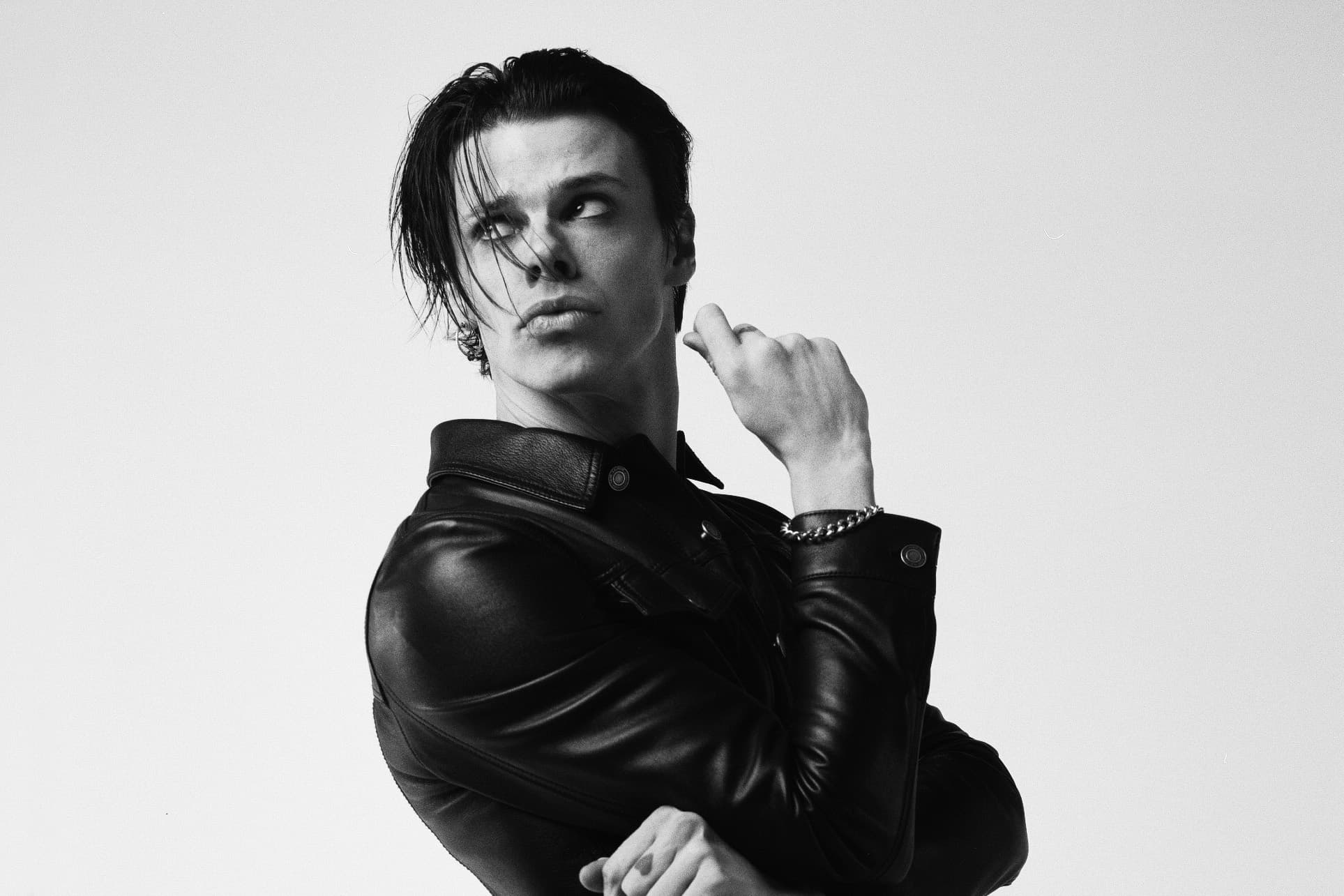 Doncaster's Yungblud Gives Back: Free Festival Tickets for NHS Staff in Yorkshire and Beyond