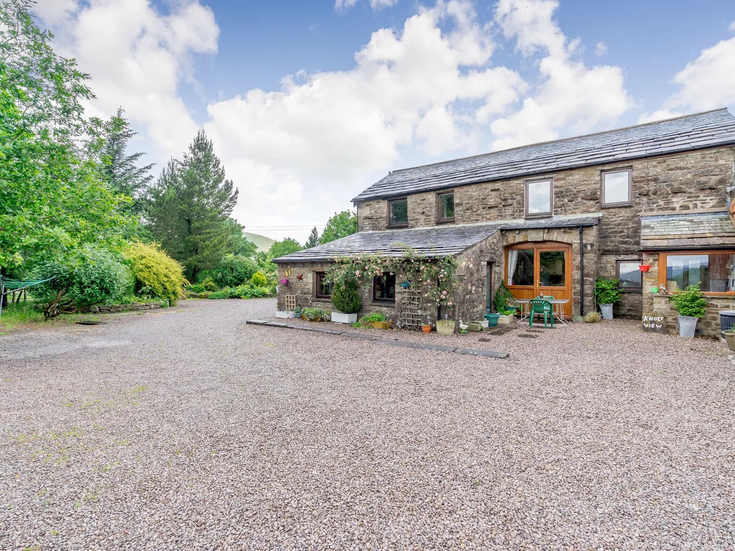 Accommodation at Knott View in garsdale railway station