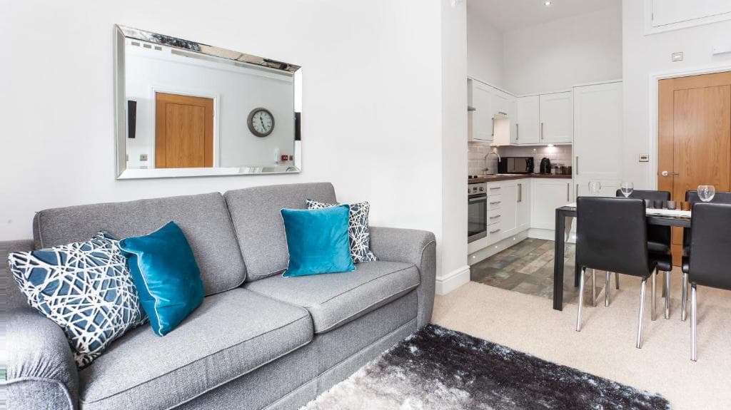 Accommodation at Apartment 4 The Keyes- Stunning & Stylish Apartment With Free Parking in york