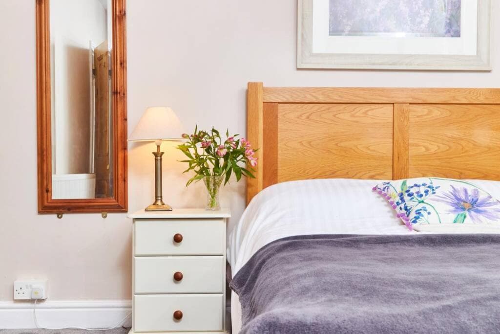 Family House - SHEFFIELD AND PEAK DISTRICT