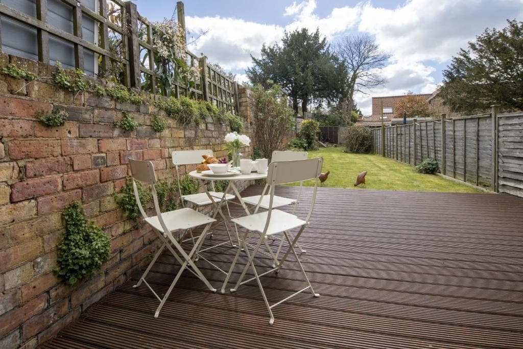 Accommodation at Gilly Cottage in south cave