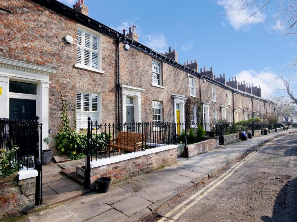 Accommodation at Bar Wall Cottage-City Wall Views-sleeps 5 in york