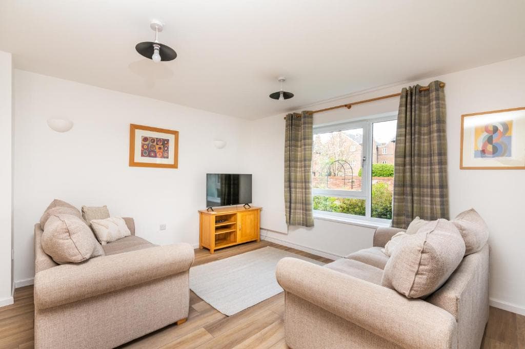 Accommodation at Pass the Keys Monkgate Cloisters with Free Parking in york