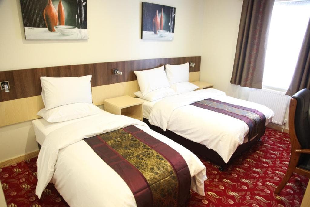 Accommodation at Cambridge Hotel in huddersfield