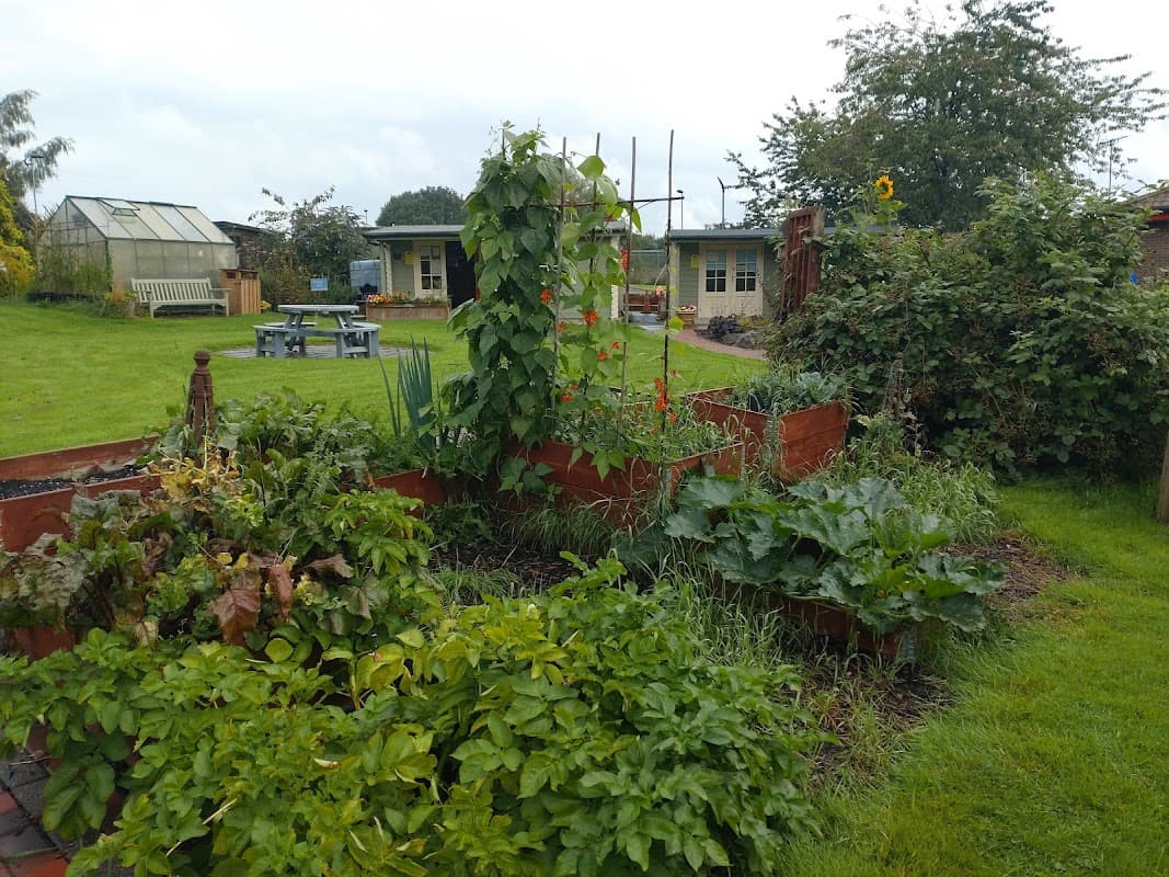 Newton Lodge - Hospitals in alverthorpe