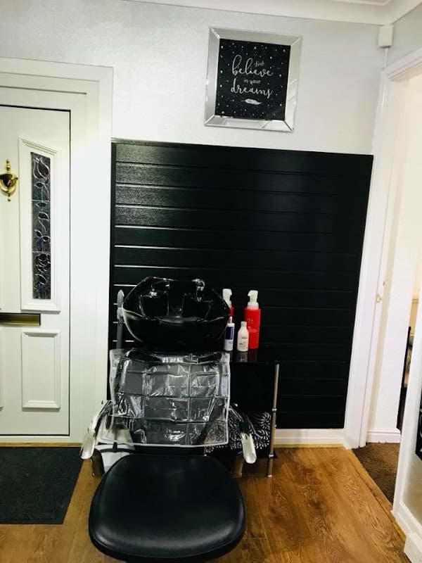 Salon 19 - Hair Salons in baildon