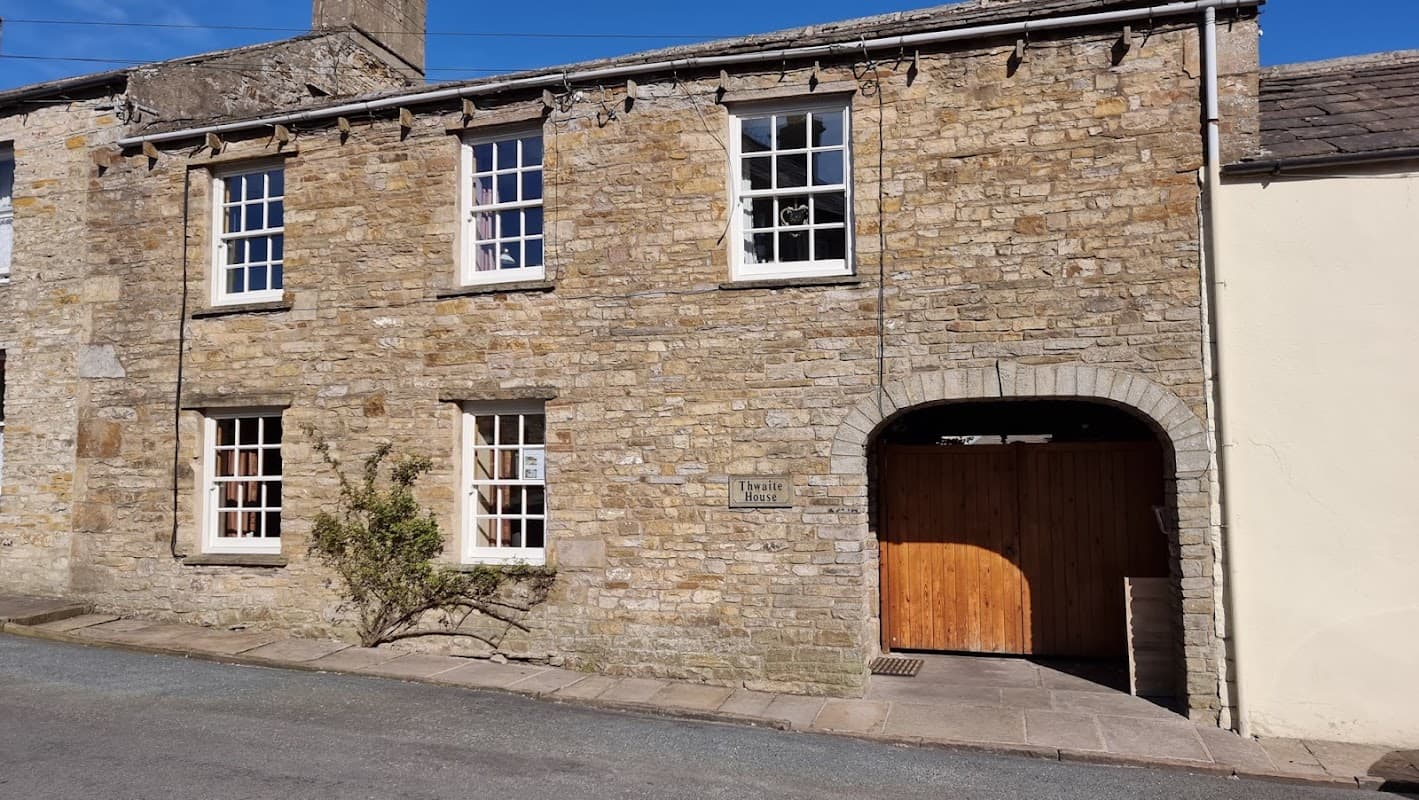 Askrigg Cottage Holidays - Estate Agents in bainbridge