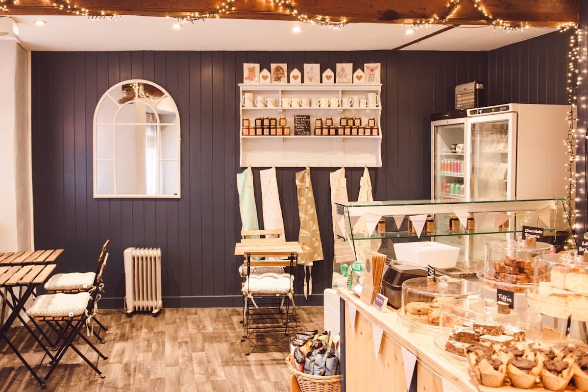 Cafe The Bake-Well, Market Place in bainbridge