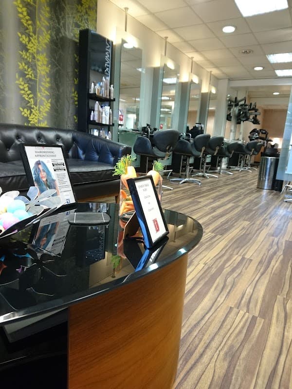 Leslie Frances Hairdressing - Hair Salons in barnsley