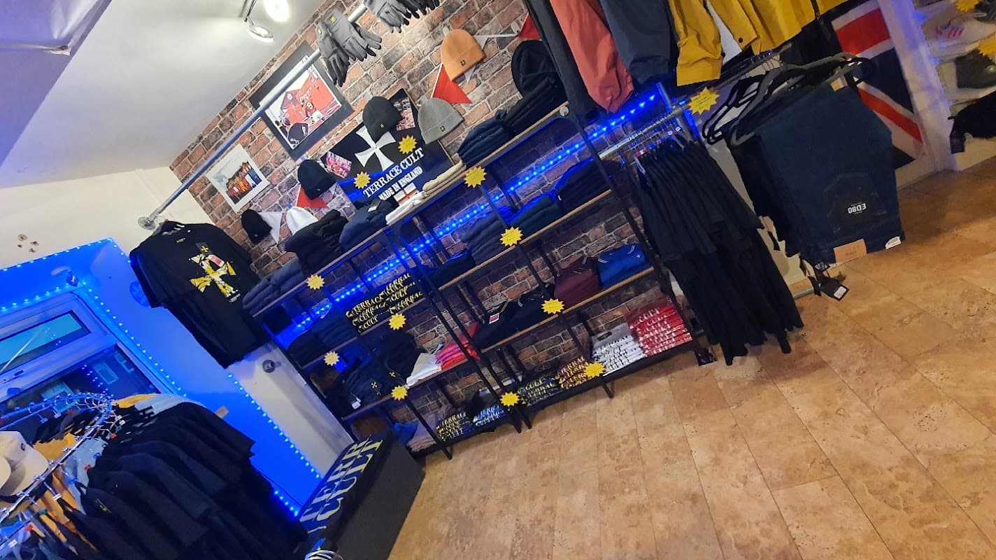 Retro Red Terracewear