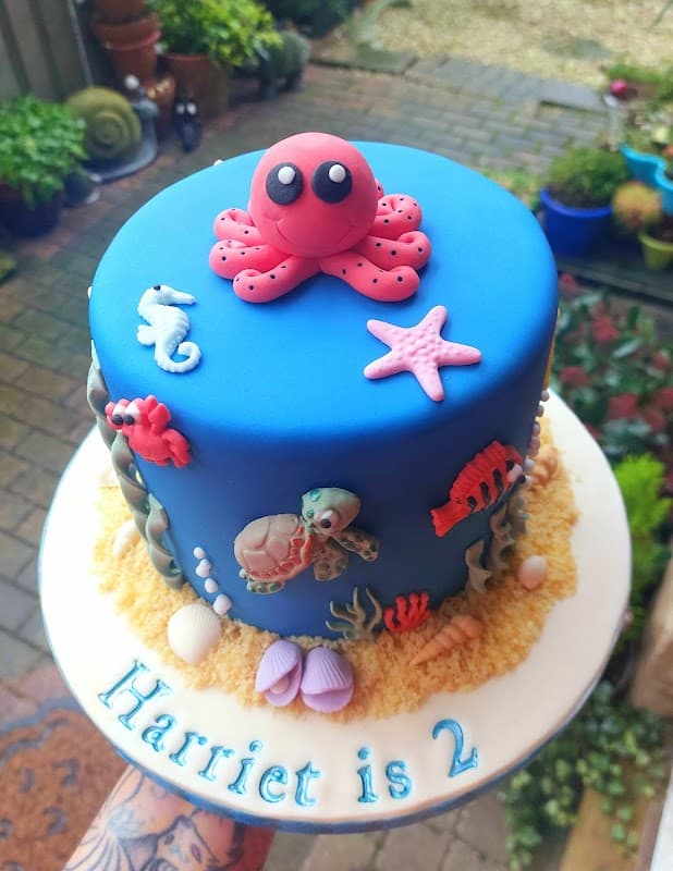 Hanlovestobake - Bakers in batley