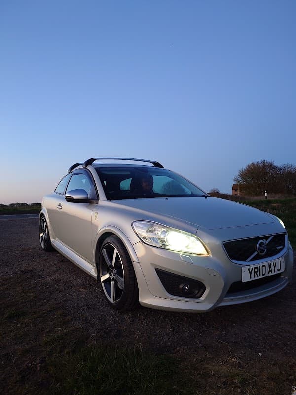 J and R Autos, MOT, repairs and servicing - Garages in bawtry