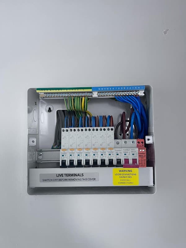 JJH Electrical Solutions Ltd - Electricians in beeston