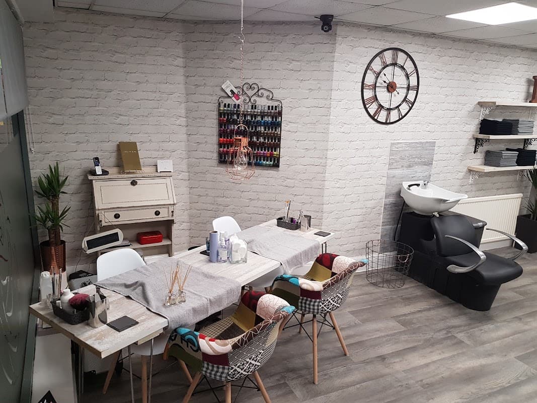 La Rose Hair and Beauty - Beauty Salons in beeston