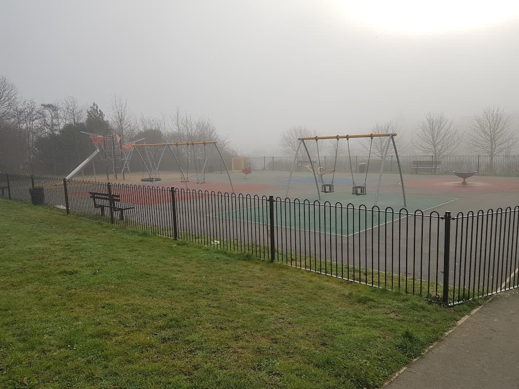 Millbeck Approach Playground - Playgrounds in beeston