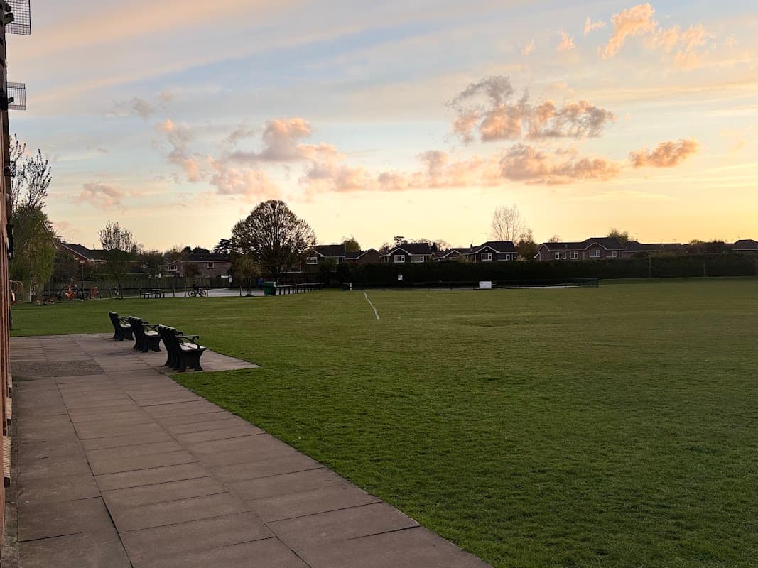 Molescroft Parish Council Recreation & Activities Centre - Playgrounds in beverley