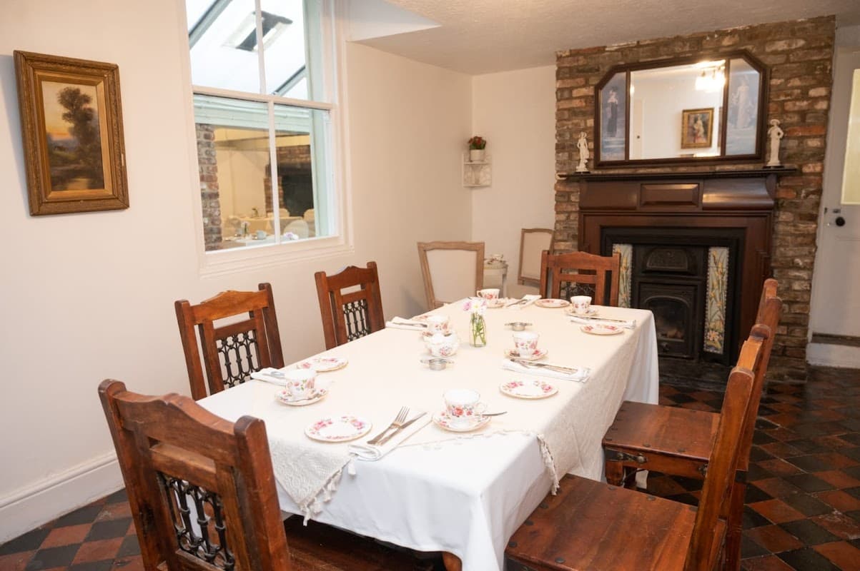 Dining at Tête-À-Tête in beverley