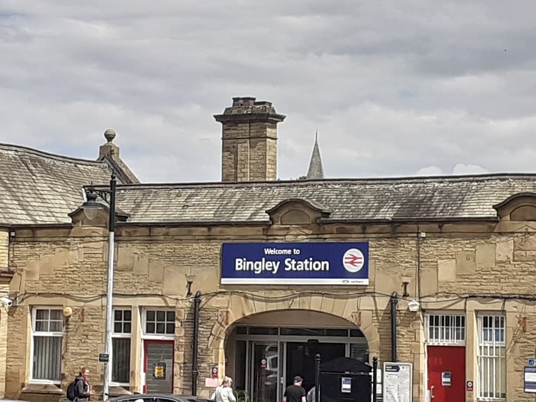 Bingley Rail Station E - Bus Stations in bingley