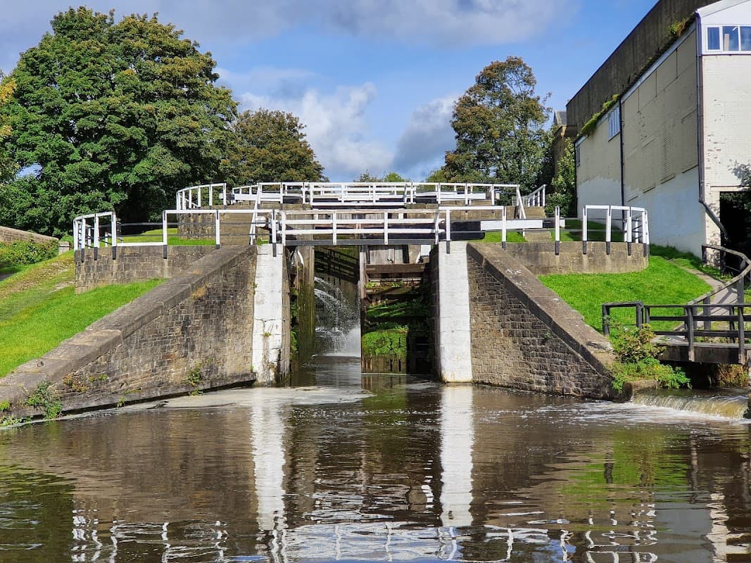 Bingley Three Rise Locks - Attraction in bingley