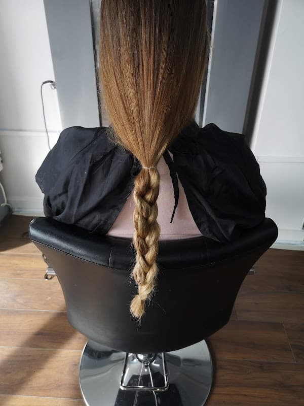 The Gum Unisex Salon