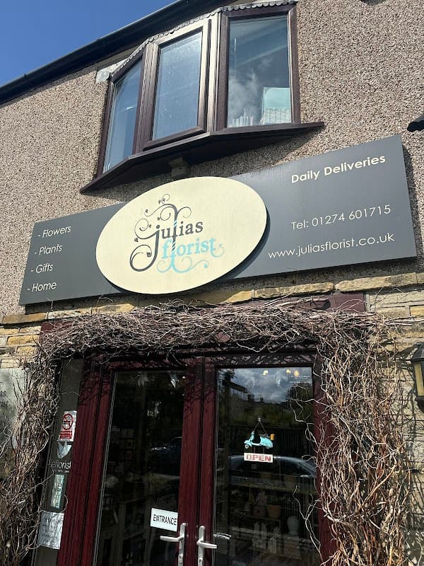 Julia's Florist - Florists in bradford