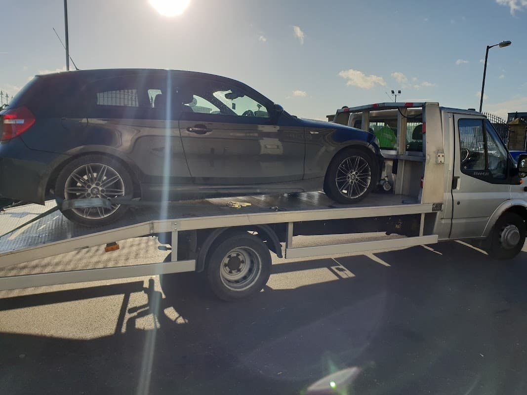 Luqmans Autos - Garages in bradford