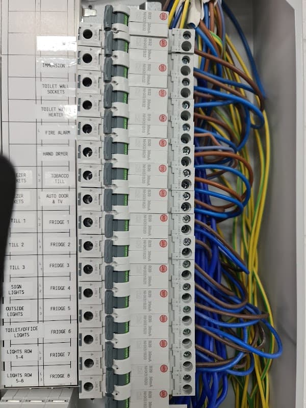 Phase 3 Electrical - Electricians in bradford