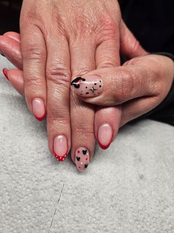 Liane Squire Aesthetics & Beauty - Beauty Salons in bridlington