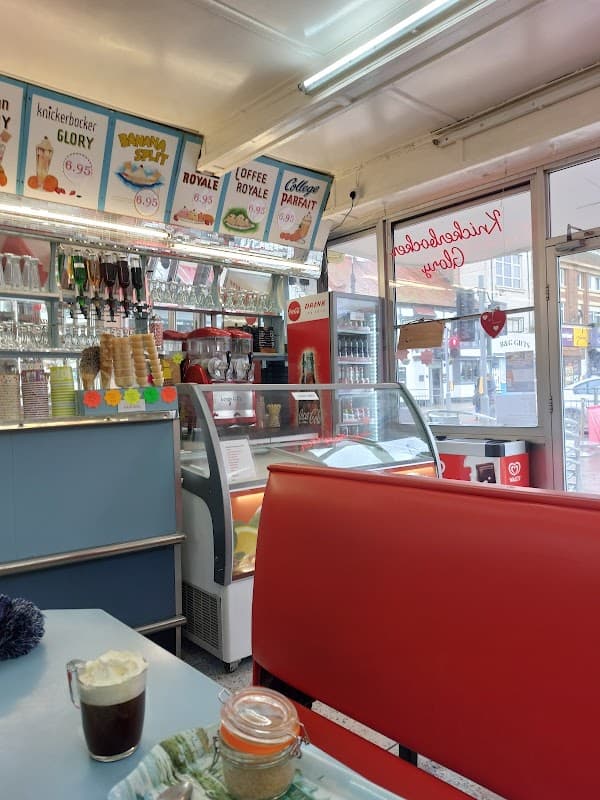 Tophams Ice Cream Parlour - Ice Cream Shops in bridlington