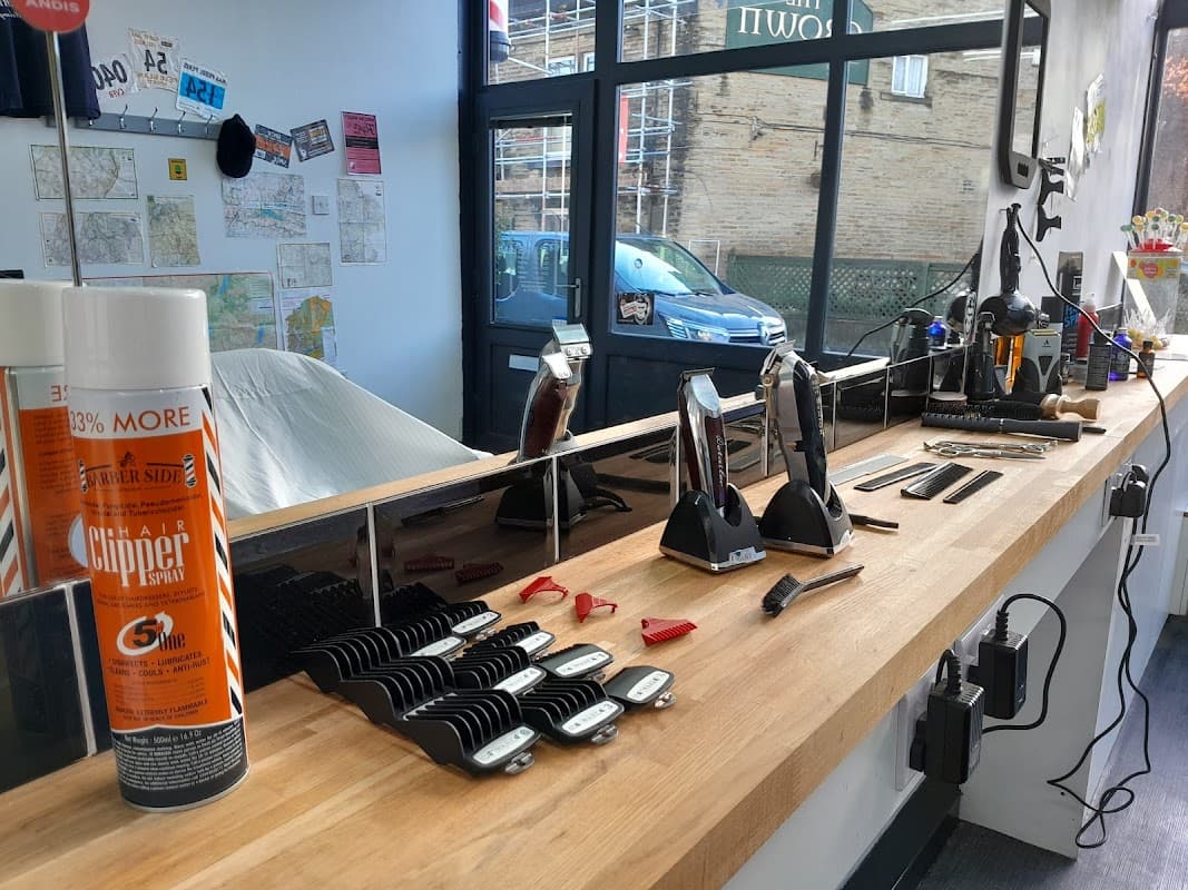 Dougies'Barber & Banter'