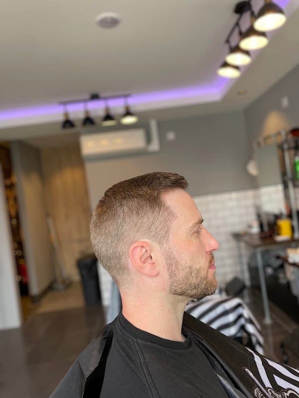 Billion Hair Brough - Barbers in brough