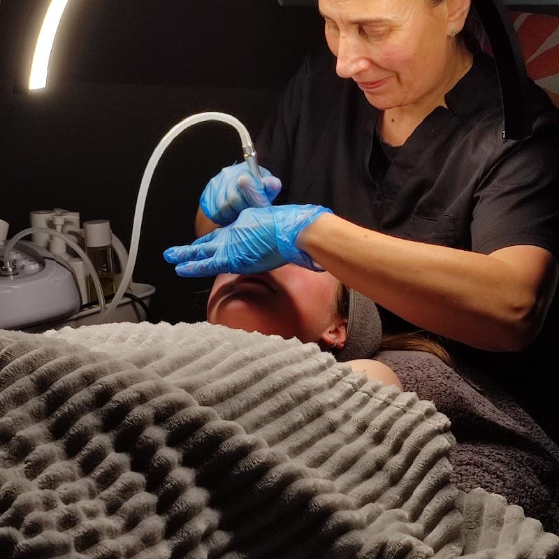 Natural Glow - Beauty Salons in canklow