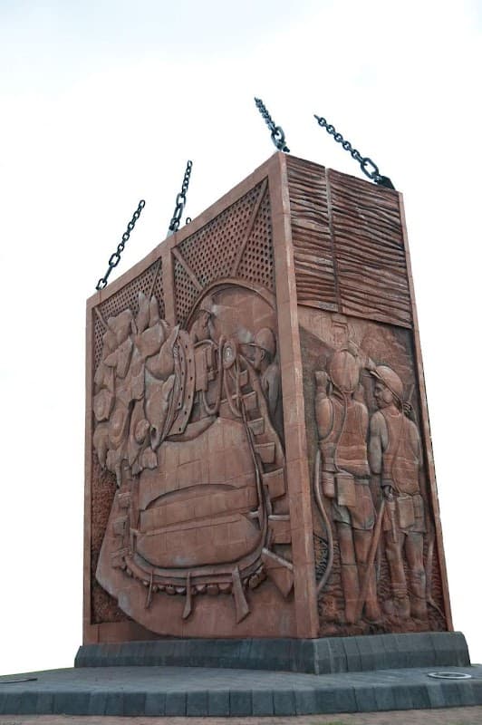 Allerton Bywater Colliery Memorial - Historic Site in castleford