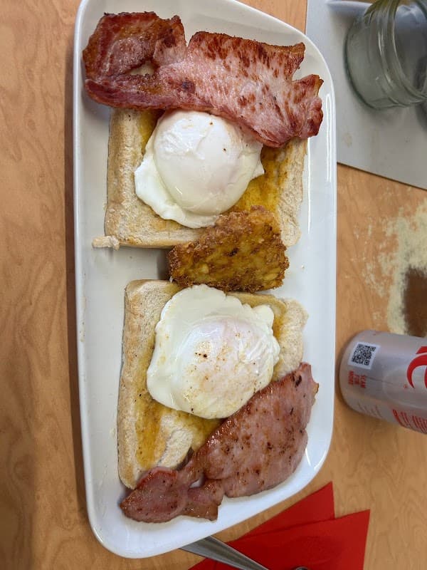 Cafe Pop Inn Cafe in castleford