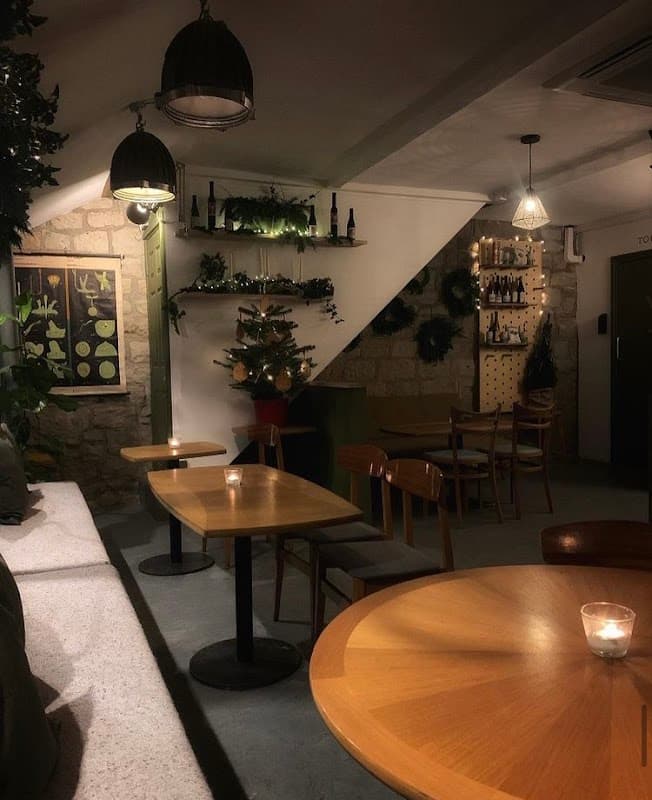 Food & drink at Barbary's in chiserley