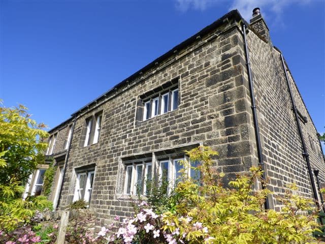 Accommodation at Elmet Farmhouse Holiday Cottage Hebden Bridge in chiserley