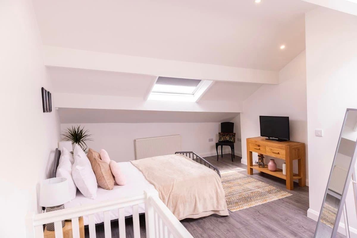 Accommodation at House of Josef - Cambridge Mews in chiserley